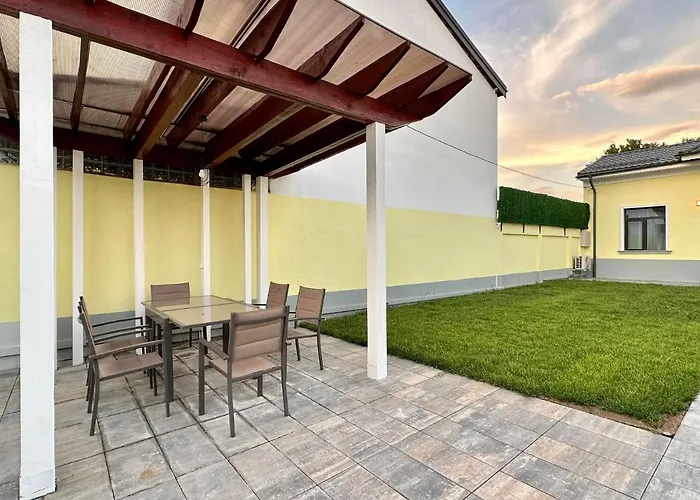 Xox Villa House & Garden Bucharest